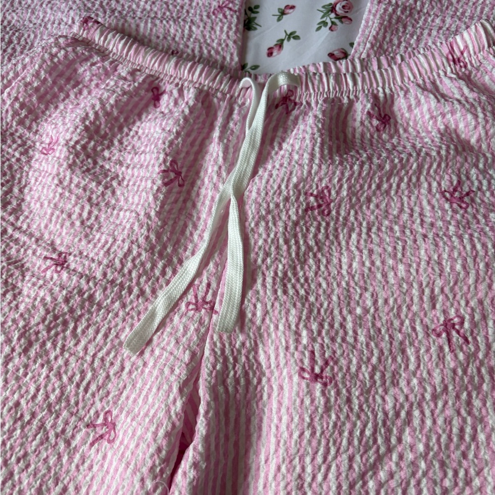 2/25$🍓⭐️ Pink Striped linen Pants with Bow Accents